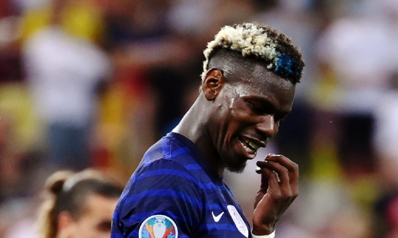 Supporters PSG hangen anti-Pogba-spandoek op bij Parc des Princes Afbeelding: Supporters PSG hangen anti-Pogba-spandoek op bij Parc des Princes
