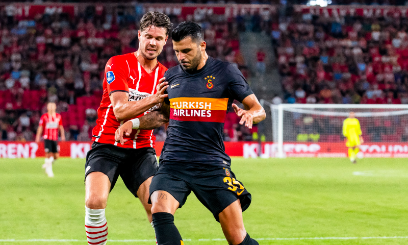 PSV krijgt straf opgelegd voor wangedrag op tribune tijdens duel met Galatasaray