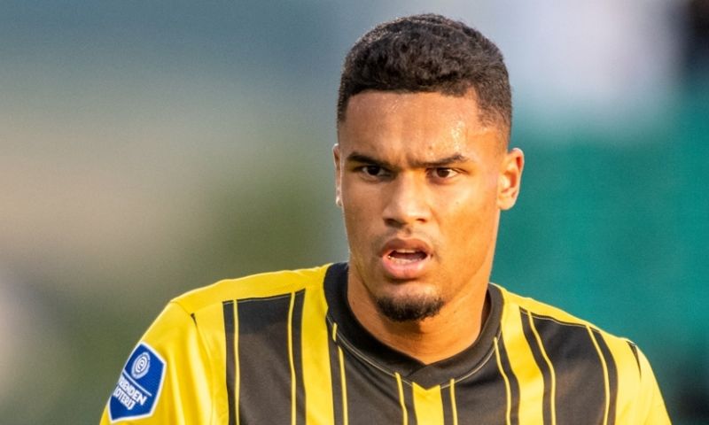 Gianluca Di Marzio én Telegraaf hebben nieuws: 'Bod van 2 miljoen op Doekhi' Afbeelding: Gianluca Di Marzio én Telegraaf hebben nieuws: 'Bod van 2 miljoen op Doekhi'