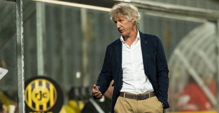 Verbeek maakt zich zorgen: 'Kijk maar naar Twente, Roda JC en NEC'