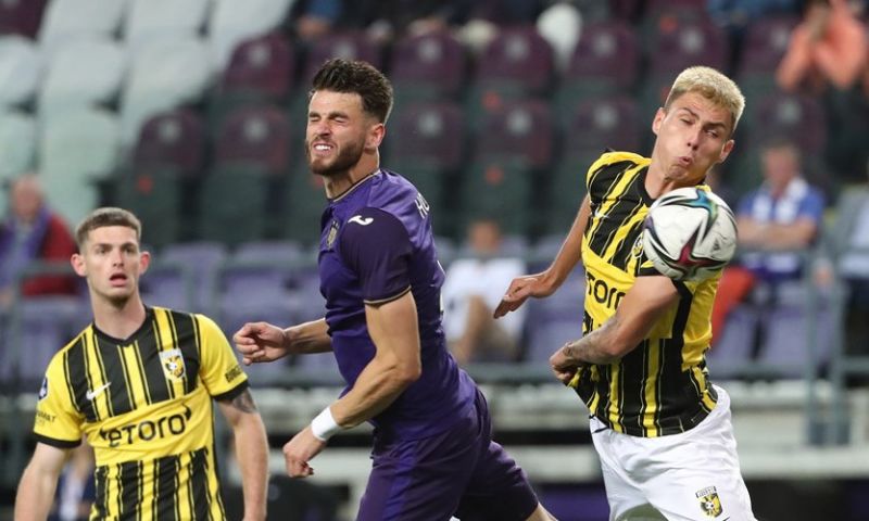 'Foutjes typisch voor Nederlanders, ze denken voetbal uitgevonden te hebben' Afbeelding: 'Foutjes typisch voor Nederlanders, ze denken voetbal uitgevonden te hebben'