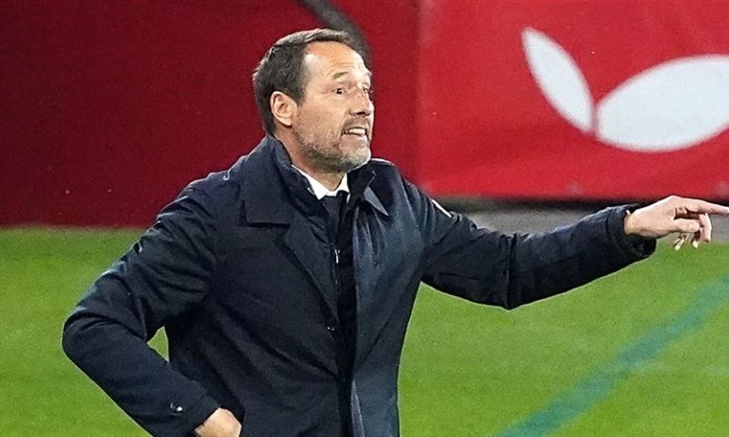 Bondscoach Van 't Schip gruwelt van Griekse clubs: 'Maar zeven eigen spelers!' Afbeelding: Bondscoach Van 't Schip gruwelt van Griekse clubs: 'Maar zeven eigen spelers!'