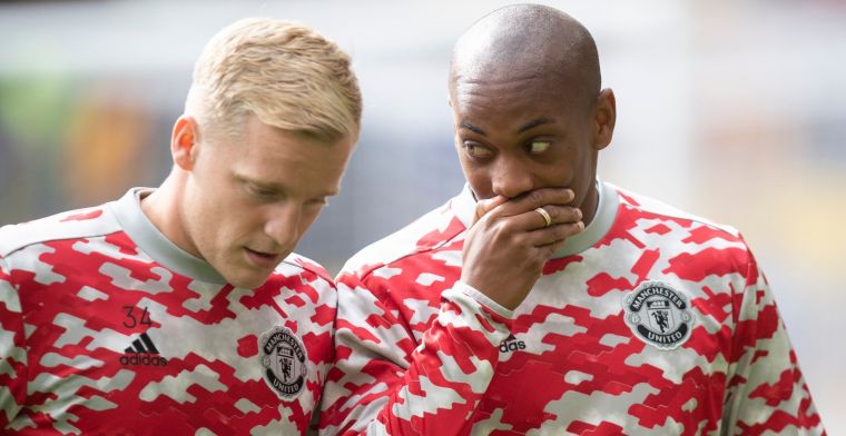 Harde kritiek op 'onzichtbare' Van de Beek in Engeland: 'Het is een raadsel'