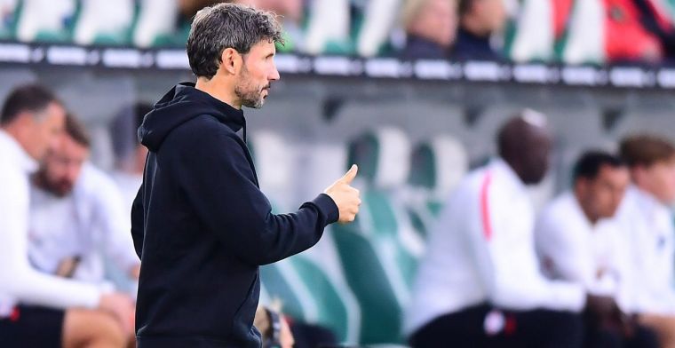 Van Bommel beschuldigd van 'plagiaat': 'Wolfsburg speelde precies hetzelfde'