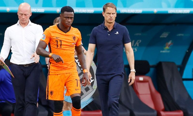 De Boer koestert geen wrok: 'We weten allemaal dat hij een toptrainer is' Afbeelding: De Boer koestert geen wrok: 'We weten allemaal dat hij een toptrainer is'