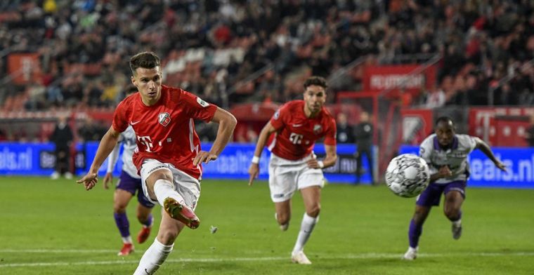 Knotsgekke avond: RKC pakt punt na late afgekeurde goal van Utrecht
