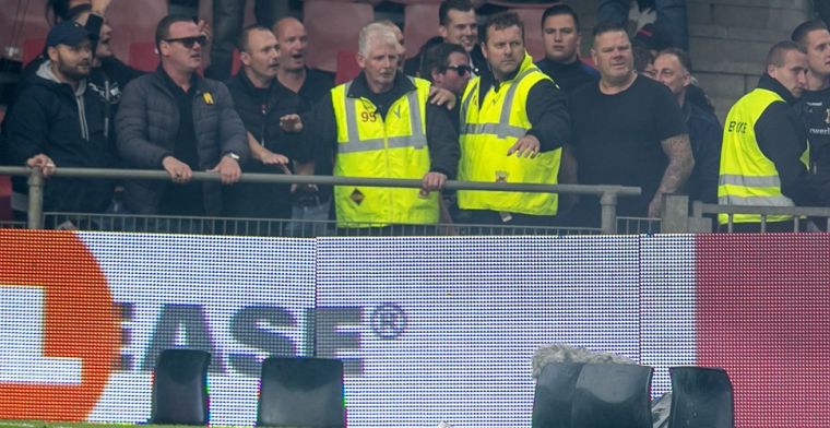 IJsselderby even stilgelegd: Go Ahead- en PEC-fans bestoken elkaar met vuurwerk