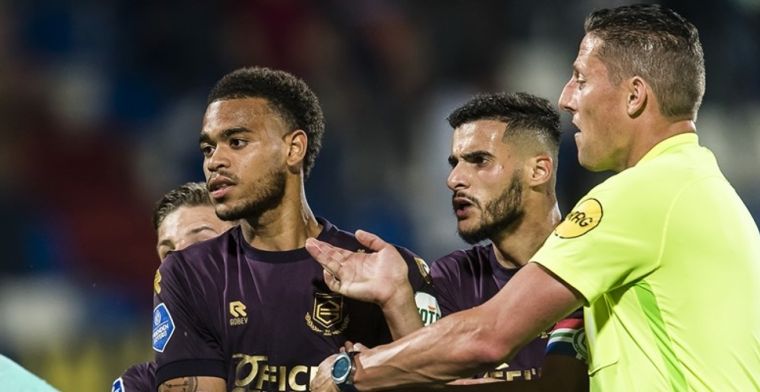 Ngonge (FC Groningen) krijgt ná laatste fluitsignaal rood, maar ontsnapt aan straf