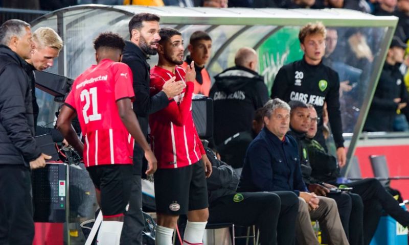 Van Nistelrooy lovend: 'Is hartstikke jong en heeft hele carrière nog voor zich' Afbeelding: Van Nistelrooy lovend: 'Is hartstikke jong en heeft hele carrière nog voor zich'
