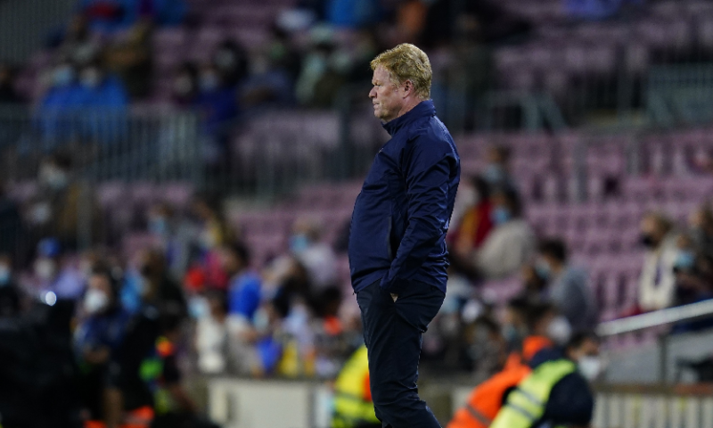 Spaanse media hard voor Koeman en Barcelona: 'De nachtmerrie ging door'