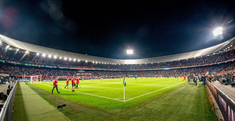 Supporters verzorgen eerste fluitsignaal tijdens eerste weekend met volle stadions