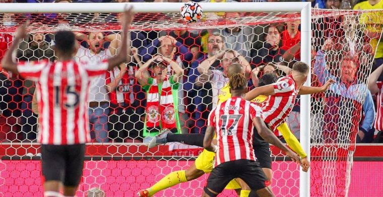 Liverpool geeft twee keer voorsprong weg en profiteert half van falen concurrentie