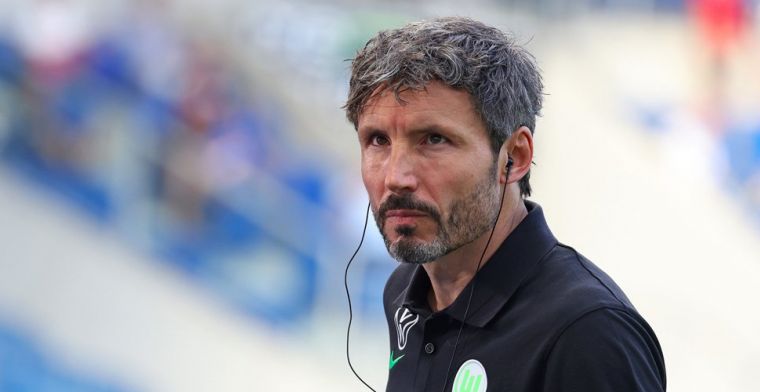 Van Bommel maant tot kalmte: 'Wolfsburg zit niet opeens in een crisis'