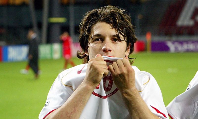 'Ex-Fenerbahçe-speler opent vuur: één dode en vier gewonden' Afbeelding: 'Ex-Fenerbahçe-speler opent vuur: één dode en vier gewonden'