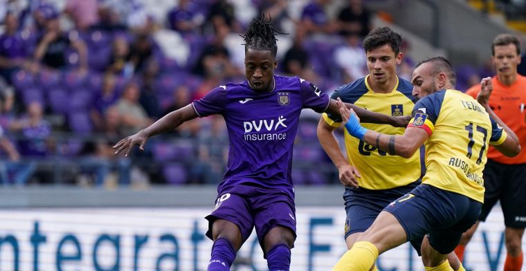 Mooi: Ashimeru (Anderlecht) geeft zelf geschenken op verjaardag