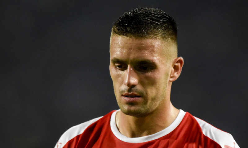Tadic laat zien wie de baas is bij Servië: 'Hij moet weten wie er ouder is' Afbeelding: Tadic laat zien wie de baas is bij Servië: 'Hij moet weten wie er ouder is'