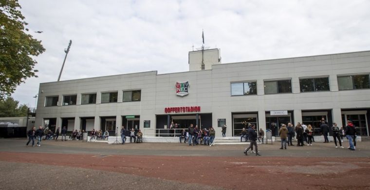 'Rellen rond De Goffert na NEC-Vitesse: politiebus kapot, verslaggever bedreigd'