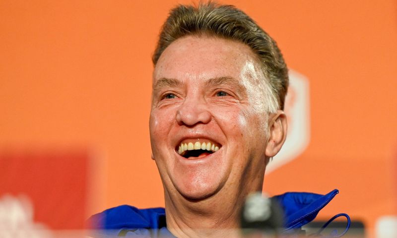 Van Gaal slaat uitnodiging Wenger af: 'We laten het aan ons voorbij gaan' Afbeelding: Van Gaal slaat uitnodiging Wenger af: 'We laten het aan ons voorbij gaan'