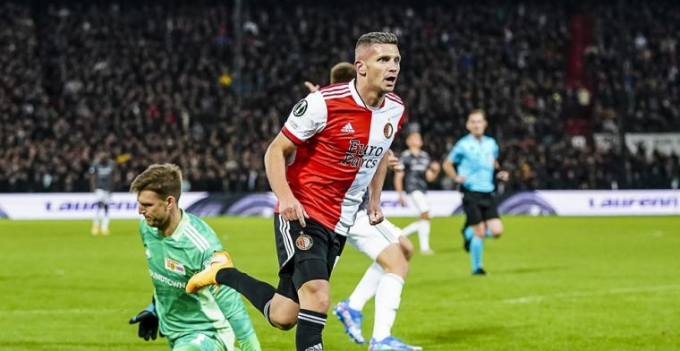 Linssen knuffelt met Union Berlin-trainer: 'Weleens gesproken over transfer'