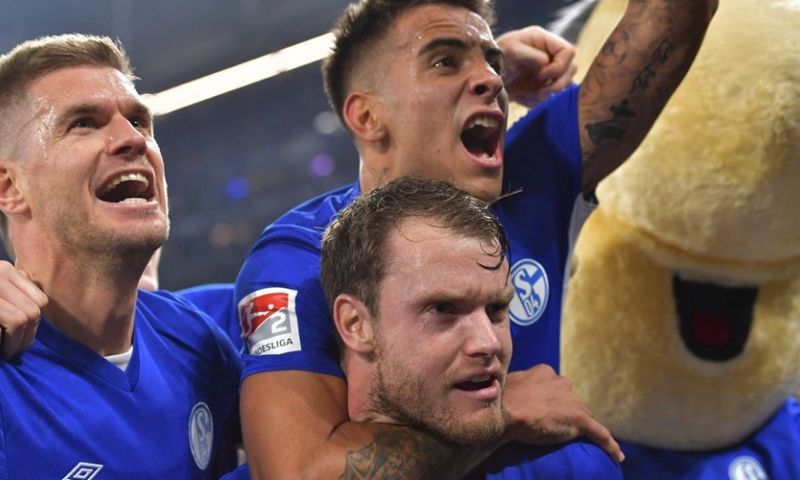 Schalke wint met vier oude Eredivisie-bekenden: goal én twee assists voor Ouwejan Afbeelding: Schalke wint met vier oude Eredivisie-bekenden: goal én twee assists voor Ouwejan