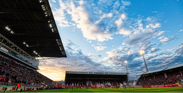 'Nog geen uitsluitsel over Antwerp-Club Brugge na stormschade aan Bosuilstadion'