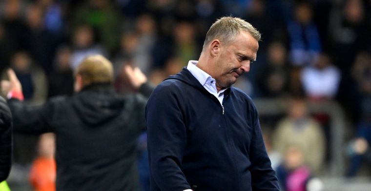 Van den Brom heeft uitleg voor uitgefloten wissel: Ik ben heel grote Ito-fan
