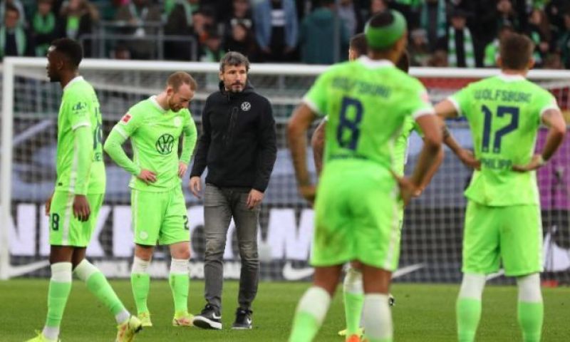 Harde conclusie over 'falende' Van Bommel: 'Hij krijgt niet snel een nieuwe baan' Afbeelding: Harde conclusie over 'falende' Van Bommel: 'Hij krijgt niet snel een nieuwe baan'