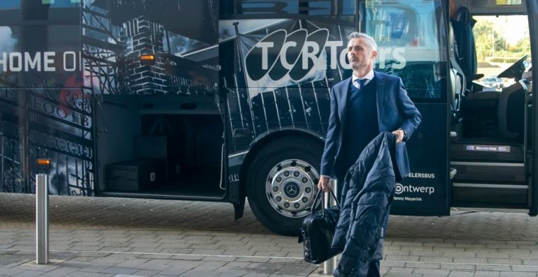 'In 2002 UEFA Cup gewonnen met Feyenoord: kostte ons de titel, merkt Vitesse ook'