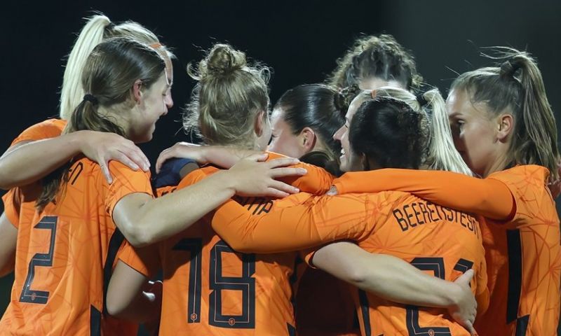 Oranje Leeuwinnen kennen eerste drie obstakels tijdens verdedigen EK-titel Afbeelding: Oranje Leeuwinnen kennen eerste drie obstakels tijdens verdedigen EK-titel