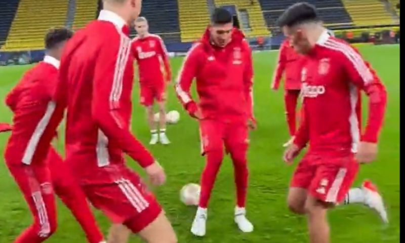 Ouch: Martínez geeft Álvarez smerige panna op laatste training voor BVB-uit