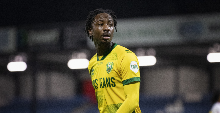 Elia maakt debuut: Ik wil gewoon lekker voetballen en plezier hebben