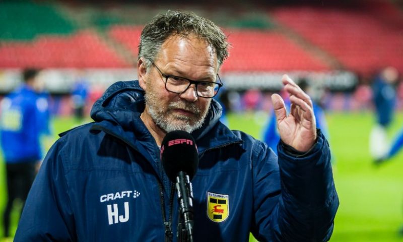 Cambuur-coach De Jong kijkt naar Ajax en is kritisch: 'Op hun flikker zitten' Afbeelding: Cambuur-coach De Jong kijkt naar Ajax en is kritisch: 'Op hun flikker zitten'