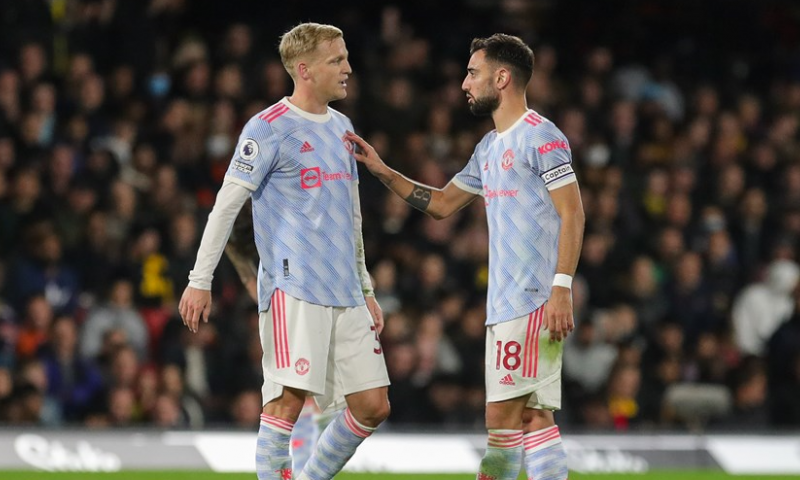 United komt goed weg tegen dapper Villa en bekert door in FA Cup Afbeelding: United komt goed weg tegen dapper Villa en bekert door in FA Cup