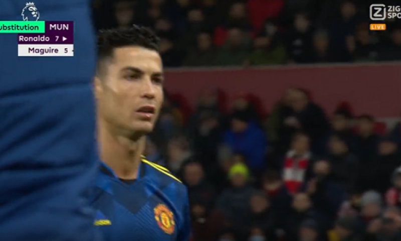 Ronaldo wordt gewisseld en kan woede niet inhouden bij Manchester United