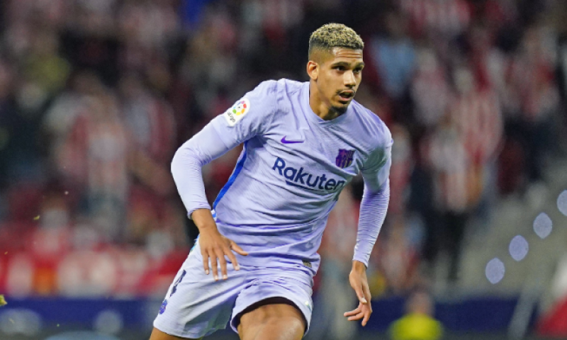 United en Chelsea alert: Araújo slaat Barça-voorstel af