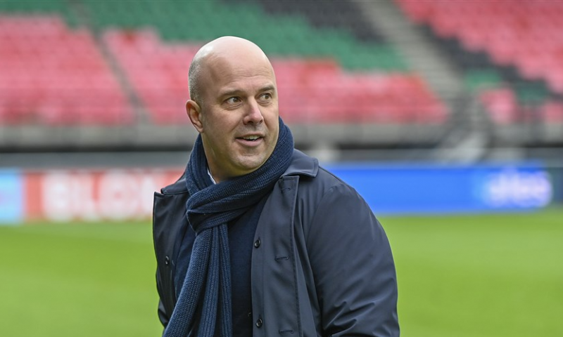Afbeelding: Slot weerlegt kritiek op Feyenoord: 'Van Veerman, naar Bazoer, naar Walemark'