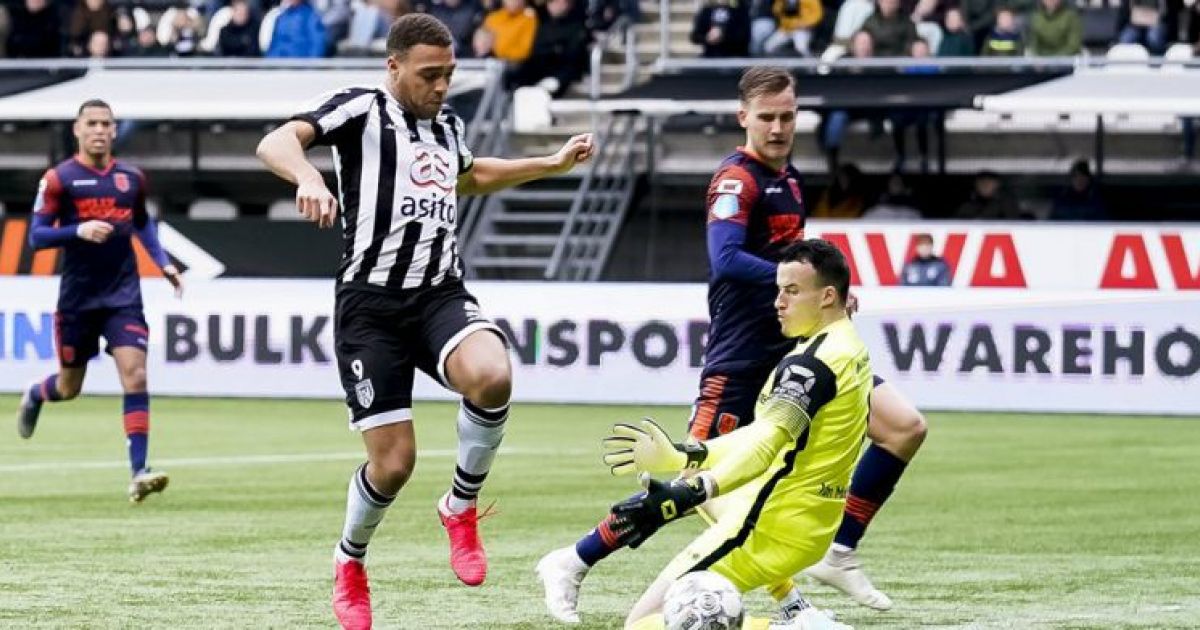 Done Deal Eredivisie Top Scorer Dessers Exchanges Heracles Almelo For Krc Genk World Today News