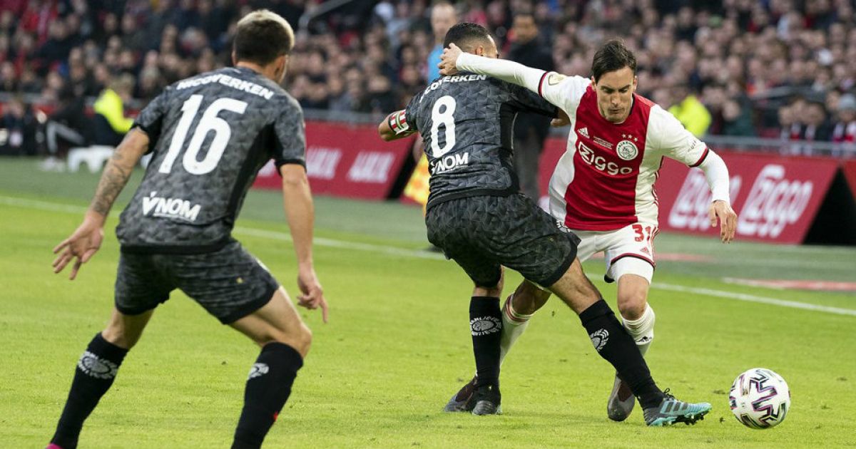 LIVE: Blind starts in the base at Ajax, Labyad starts as a striker against Sparta