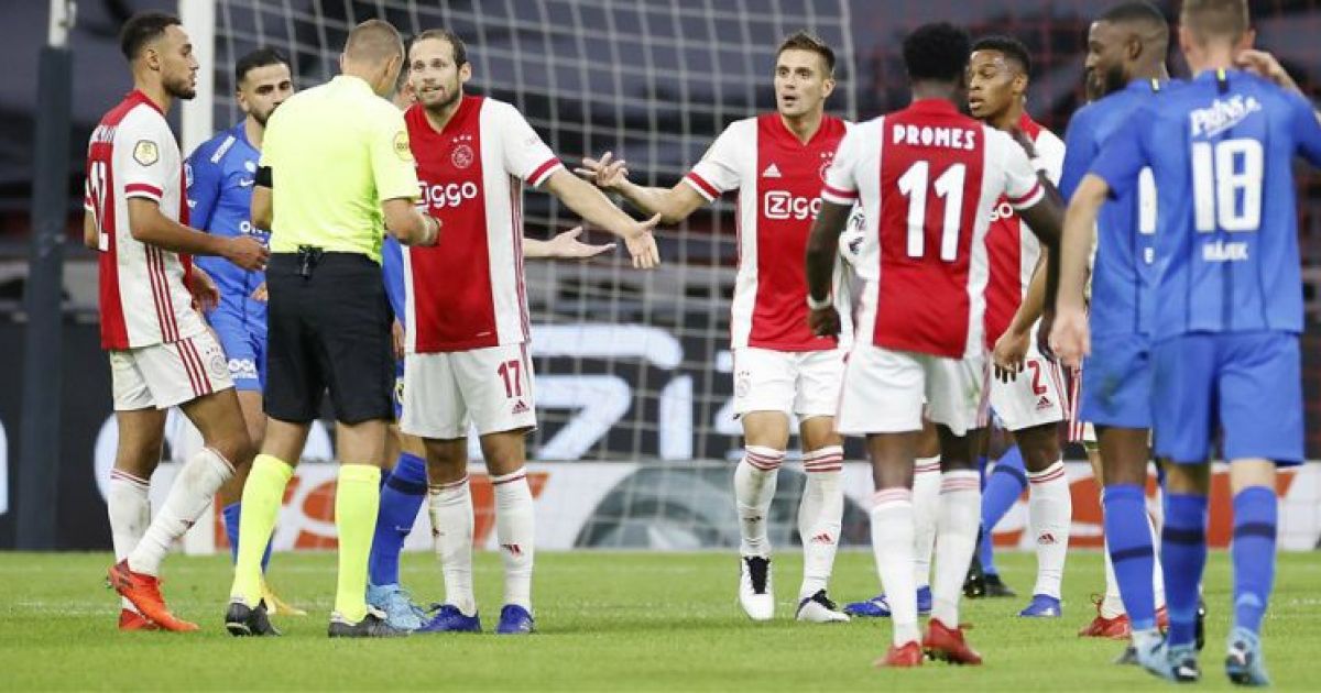 ‘Ajax players are soldiers who carry out orders, but there is no general’