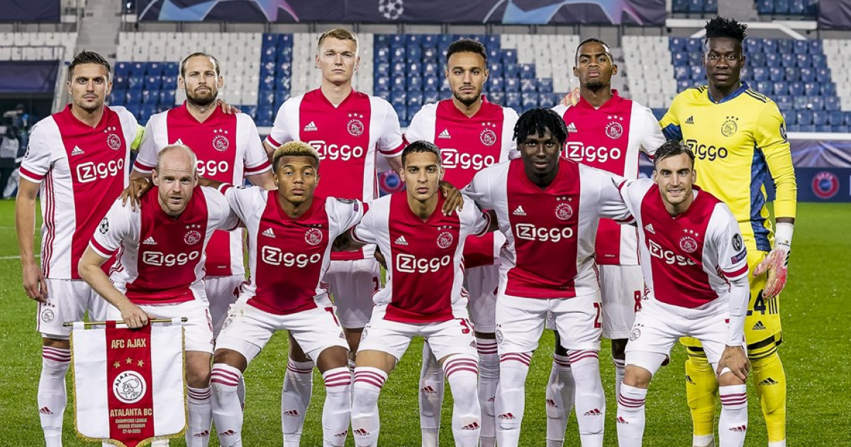 'Ajax stuurt drie spelers alsnog op het vliegtuig naar Denemarken