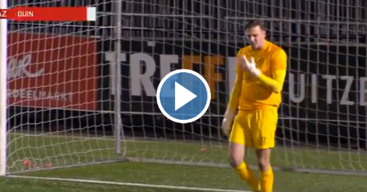 Goalkeeper, goalkeeper: Duin (Young AZ) makes the easiest goal ever after a mega blunder