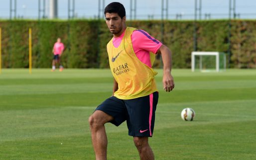 Barcelona-debuut Suarez 'toetje' in Catalaanse sterrenshow Afbeelding: Barcelona-debuut Suarez 'toetje' in Catalaanse sterrenshow