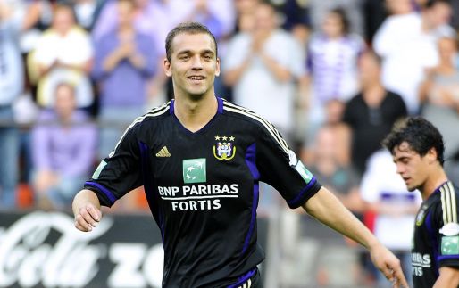 Voormalige topverdediger van Anderlecht hervindt zijn voetbalgeluk in Hongarije Afbeelding: Voormalige topverdediger van Anderlecht hervindt zijn voetbalgeluk in Hongarije