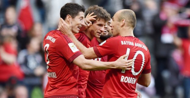 Doelpunt Robben kan Bayern-verlies niet voorkomen: titelstrijd weer open