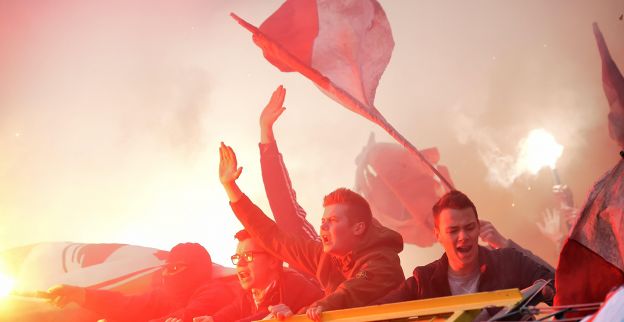 Standard stelt met veel trots nieuw uitshirt voor met gouden toets