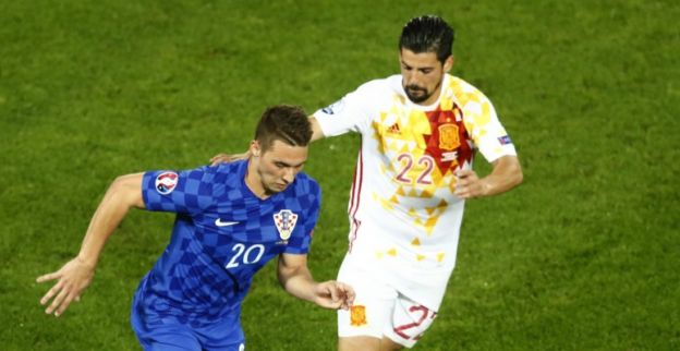 'Belangstellend Ajax pakt door en brengt bod uit op Kroatisch international'