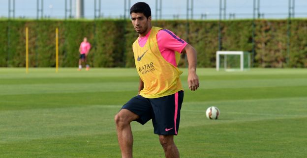 Barcelona-debuut Suarez 'toetje' in Catalaanse sterrenshow