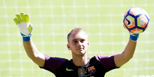 Cillessen gelooft ogen niet: 'Vrij veel voor simpele jongen uit Groesbeek'