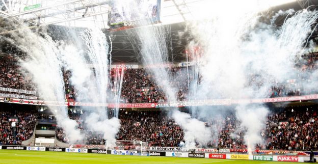 Ajax presenteert nieuw thuis- en uitshirt: 'Heeft Stevie Wonder dit uitgekozen?'