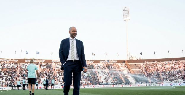 Bosz maakt verrassende opwachting in hotel van tegenstander van AZ
